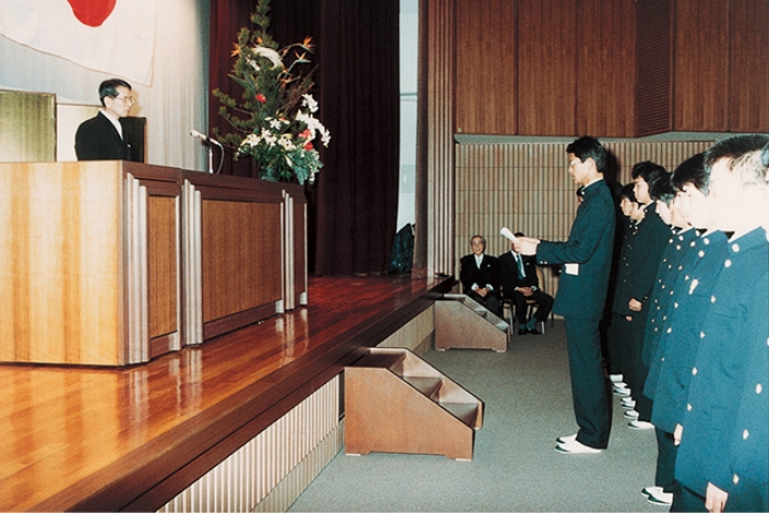 1983年 第1回高校入学式